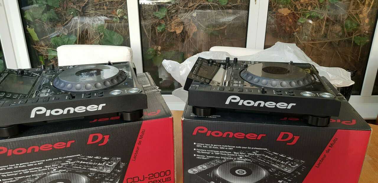 Pioneer DJ XDJ-RX3, Pioneer DDJ-REV7 DJ Kontroler, Pioneer XDJ XZ, Pioneer DDJ 1000, Shure BLX288/SM58 Combo M17, Pioneer DDJ 1000SRT, Pioneer CDJ 3000