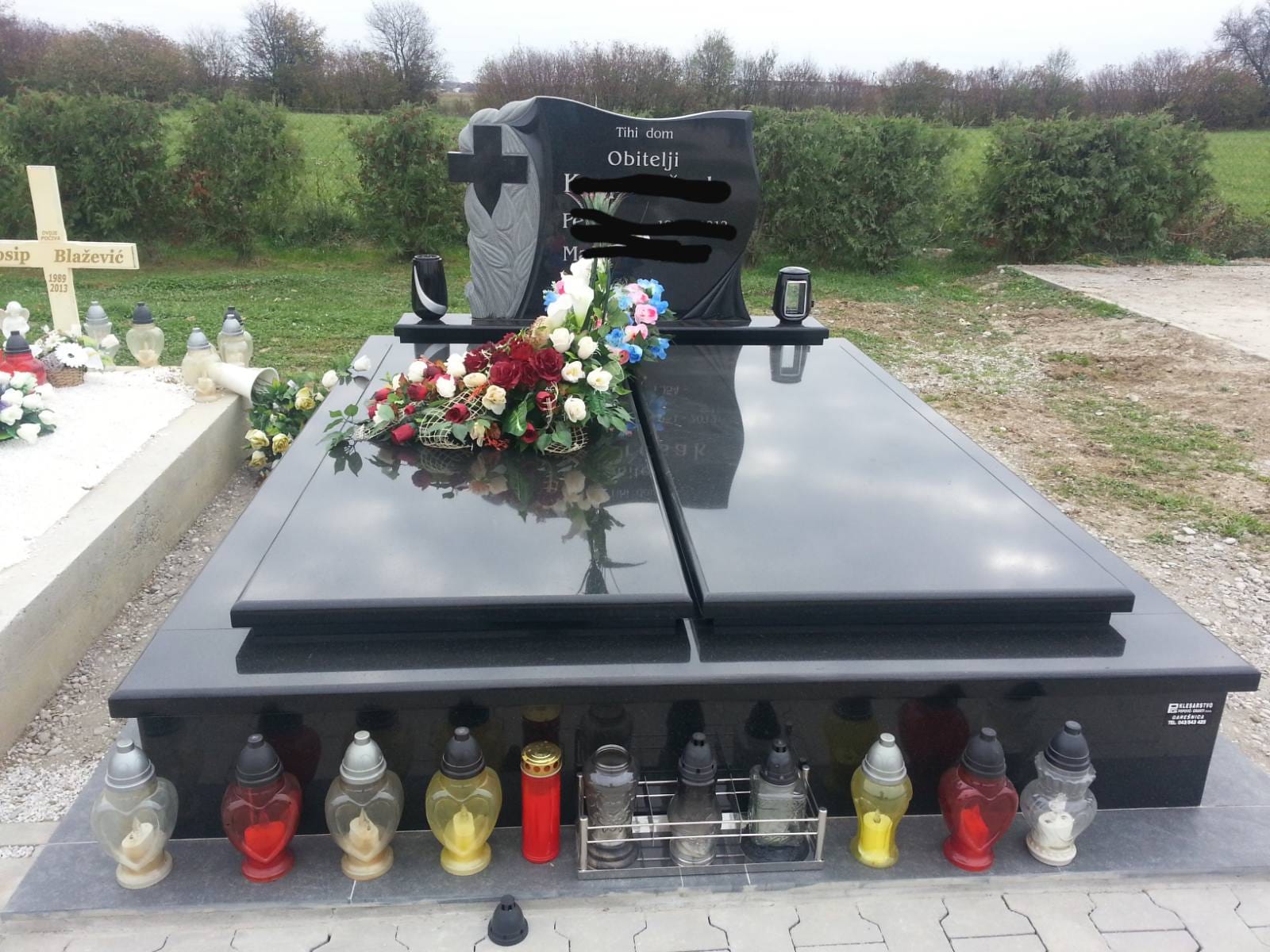 Klesarstvo nadgrobni spomenik Gazista stubišta skaline klupice