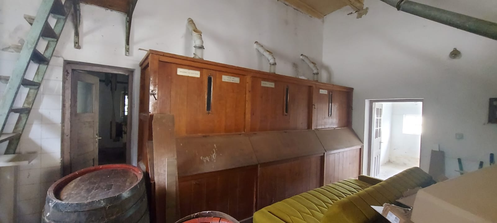 Prodajem stari pogon mlina.